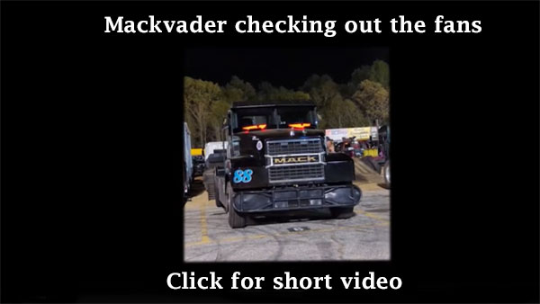 Mackvader's eyes